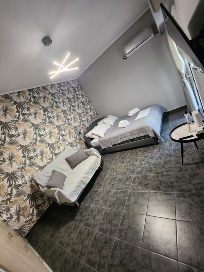 Small Luxury Apartment Анависсос Экстерьер фото