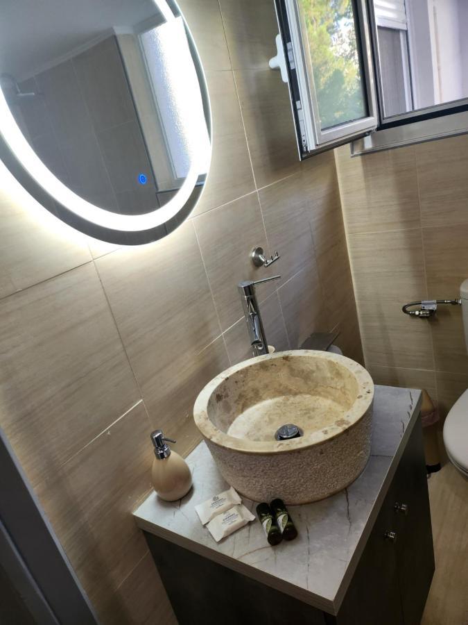 Small Luxury Apartment Анависсос Экстерьер фото